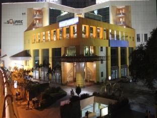 Square Hotel Haiderabad Buitenkant foto